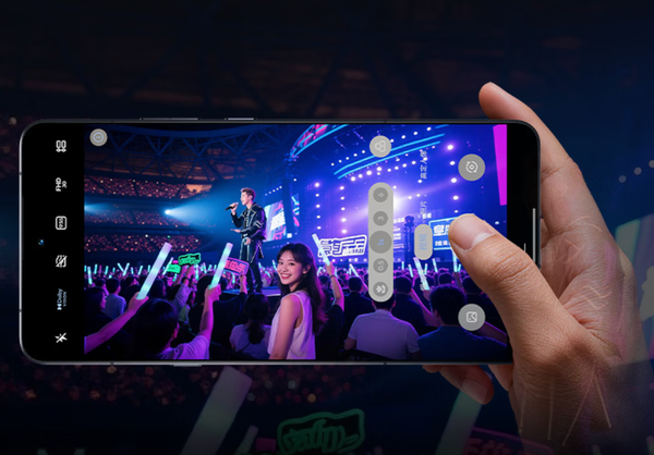 联想moto X70 Pro Air手机发布 7mm超薄机身 3999起